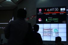 IHSG Ditutup Menguat...