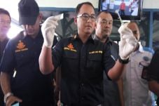 Razia Lapas Serang,...