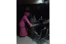 Raba Buah Dada Pasien,...