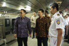 Garuda Sajikan Makanan...