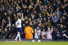 Gulung Watford, Spurs...