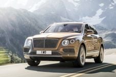 Bentayga Fastback, Lawan...