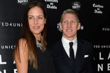 Ana Ivanovic Dipersunting...