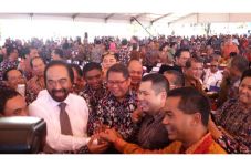 Momen HT dan Surya Paloh...