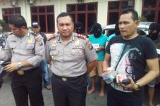 2 Oknum Polisi Merampok...