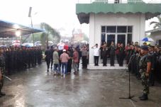 Hujan Deras Iringi Pemberangkatan...