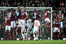 Imbang 1-1, Laga Liverpool...
