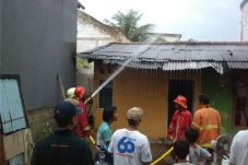 Lima Rumah Kontrakan...