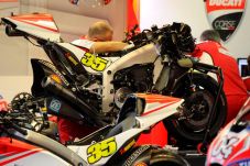 Ducati Gunakan Sasis...