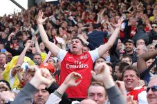 Pesan Wenger di Tengah...