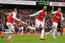 Arsenal Hentikan Perlawanan...