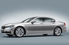 BMW Akan Pamer Dua Model...