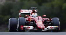 Ferrari Luncurkan Mobil...