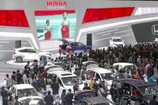 180 Unit Mobil Ditargetkan...