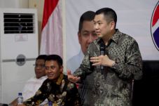 Partai Perindo Sebar...