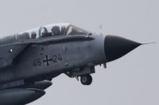 Jet Su-35 Rusia Bayangi...