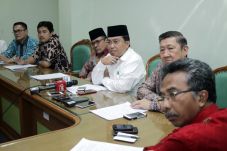 Para Pemimpin Majelis...
