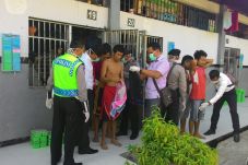 Geledah Lapas Dumai,...