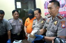 Polisi Amankan Kurir...