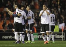 Gary Neville Buat Valencia...