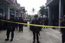 Tim Densus 88 Geledah...