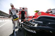 Rio Haryanto Pagari...