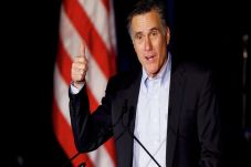Mitt Romney Dukung Marco...