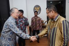 Bos Isuzu Astra Motor...