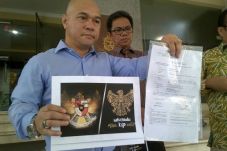 Diduga Menghina Lambang...