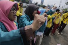 Mahasiswa Desak DPR-Pemerintah...