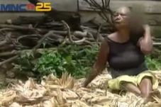 Nenek yang Telinganya...