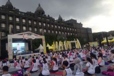 600 Orang Ikuti Yoga...