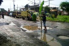 Jalan Penghubung Cirebon-Bandung...