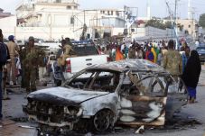 Serangan Bom Mobil Al-Shabaab...