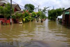 Diguyur Hujan, Bekasi...