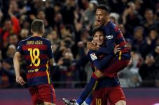 Barcelona Tuntaskan...