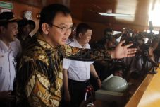 Ahok Ogah Pusingkan...