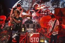 Maaf, 5SOSFAM Indonesia,...