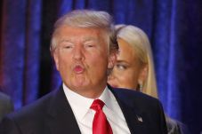Donald Trump Terkena...