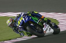 Rossi Akan Gunakan Ban...