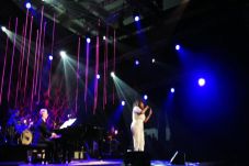 David Foster Tutup Aksi...