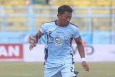 Pertahankan Hansson,...