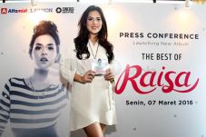Luncurkan Album The...