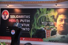 Galang Dana Buat Rio,...
