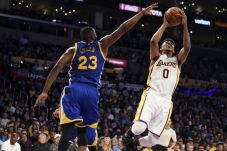Benamkan Warriors, Lakers...