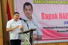 Keliling Perguruan Tinggi,...