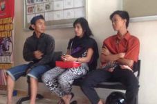 Iseng Godain Pacar Orang,...
