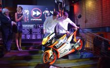 Adik Rossi Tak Sabar...