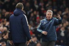 Hiddink Ratapi Jurang...