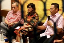 Adhie Massardi Berang...